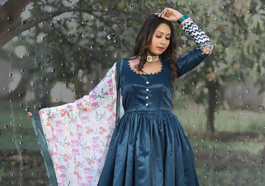 The Art Behind Every Saree – Celebrating Indian Weaves at Rangaan